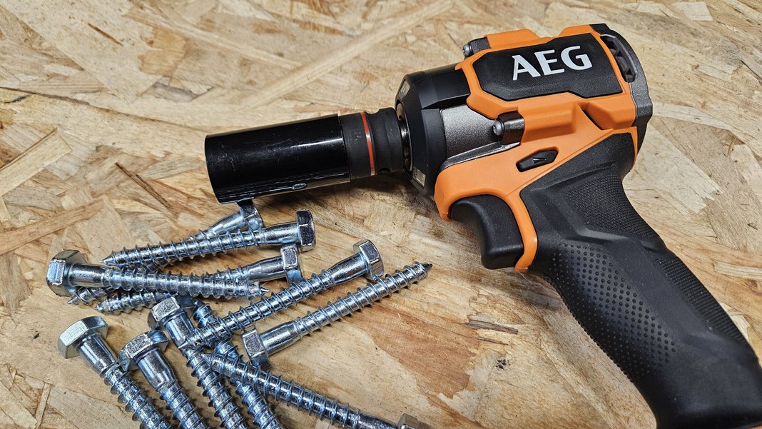 Boulonneuse AEG BSS18S12BL2