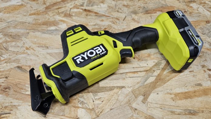 Mini scie sabre Ryobi RRS18C
