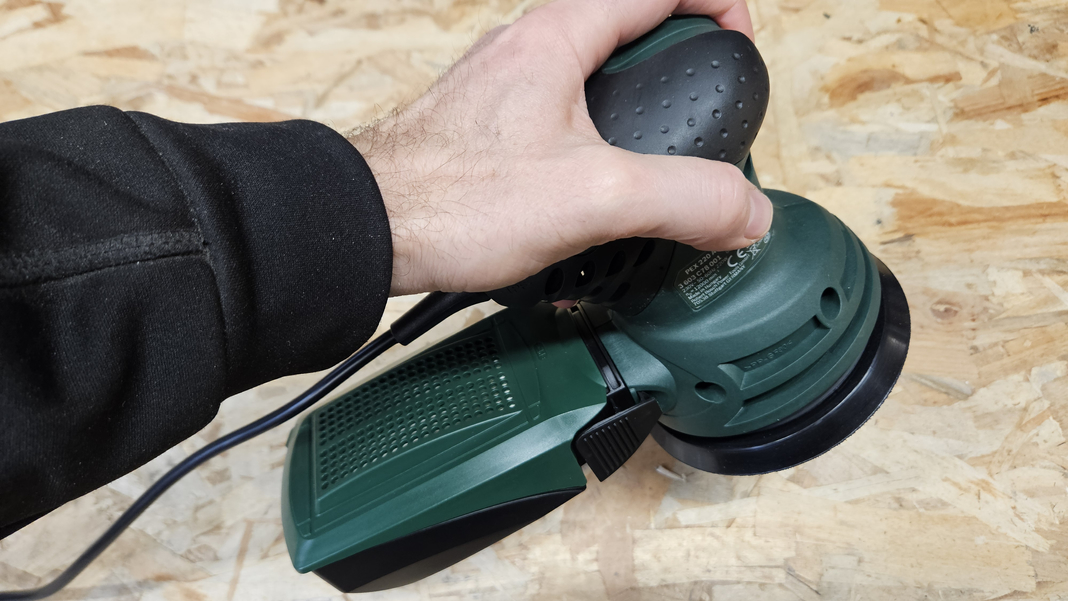 Ponceuse excentrique Bosch PEX 220 A