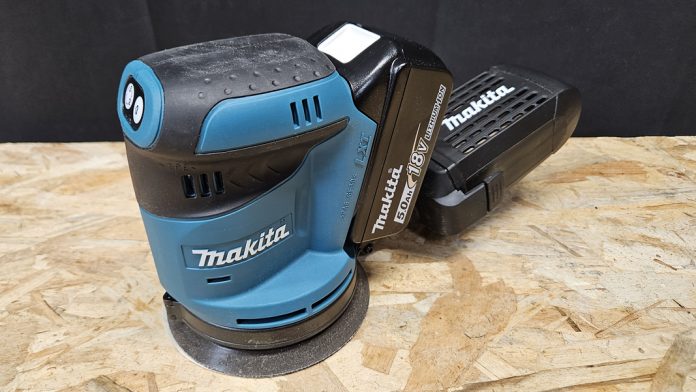 Ponceuse excentrique Makita DBO180Z
