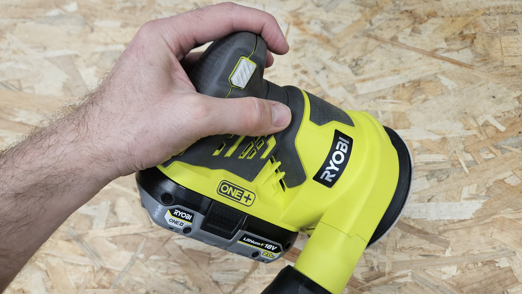 Ponceuse excentrique Ryobi R18ROS