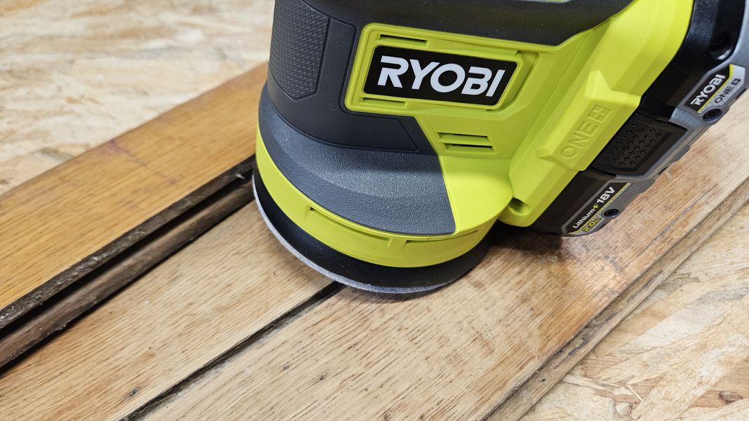 Ponceuse excentrique Ryobi RROS18-0