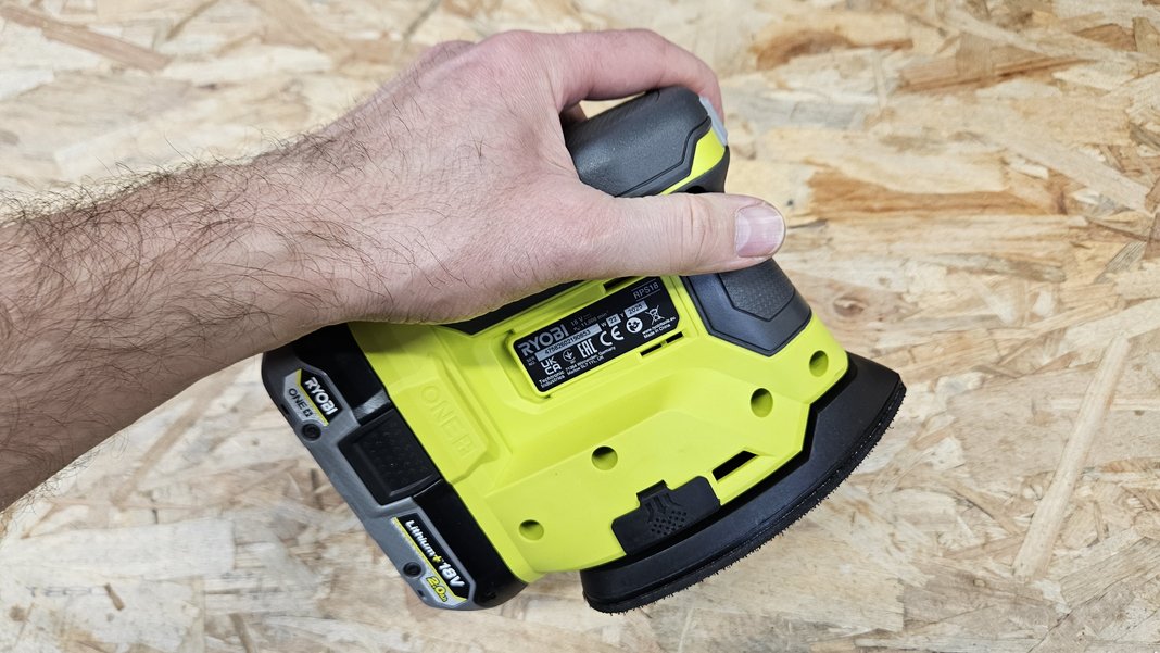 Ponceuse triangulaire Ryobi RPS 18-0