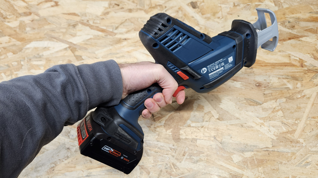 Scie sabre Bosch Pro GSA 18V Li C