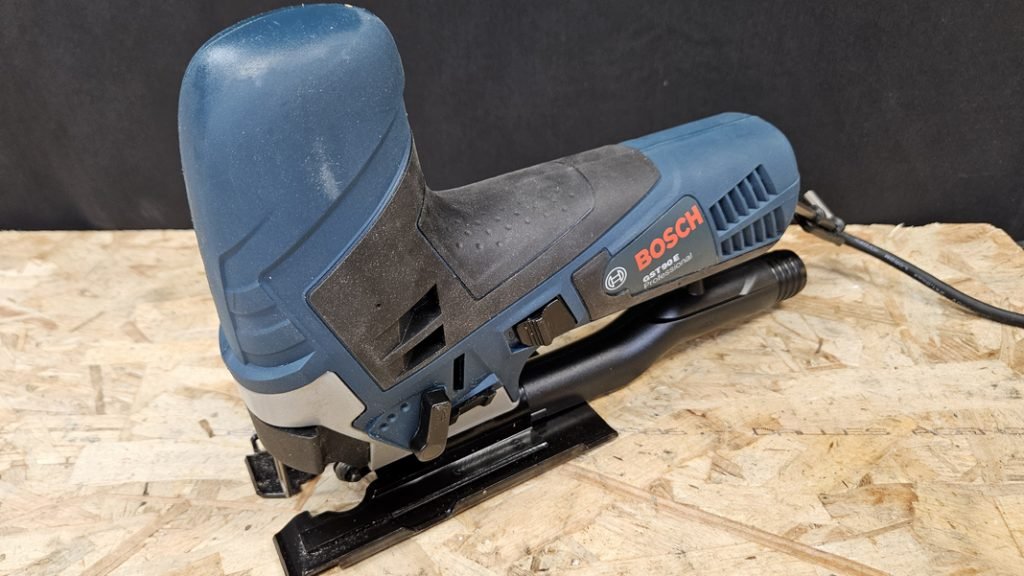 Scie sauteuse Bosch Pro - Bricolage