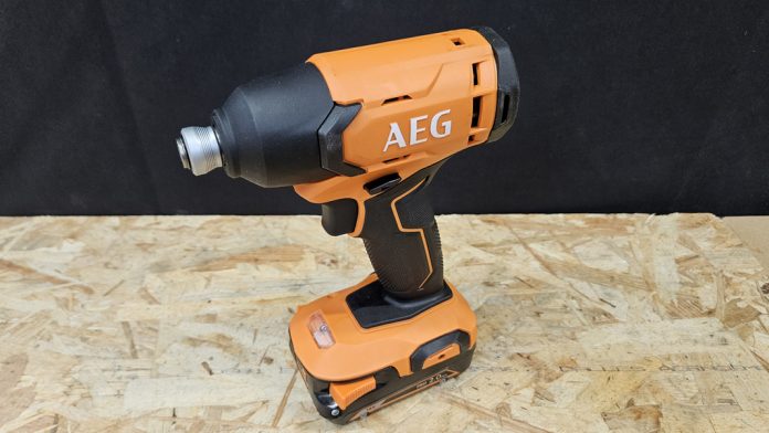 Visseuse à choc AEG BSS 18C2