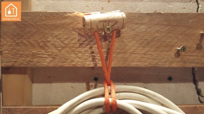 attacher des cables