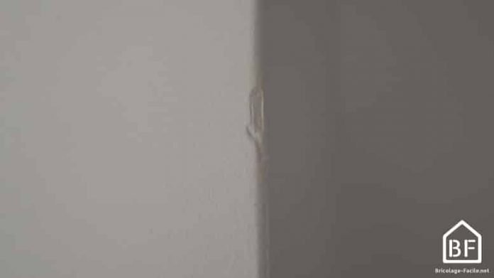 Comment poser une baguette d’angle au mur - Bricolage Facile