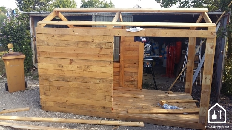 Réaliser une cabane en bois de palettes - 