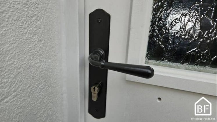 Changer Poignee Porte Entree