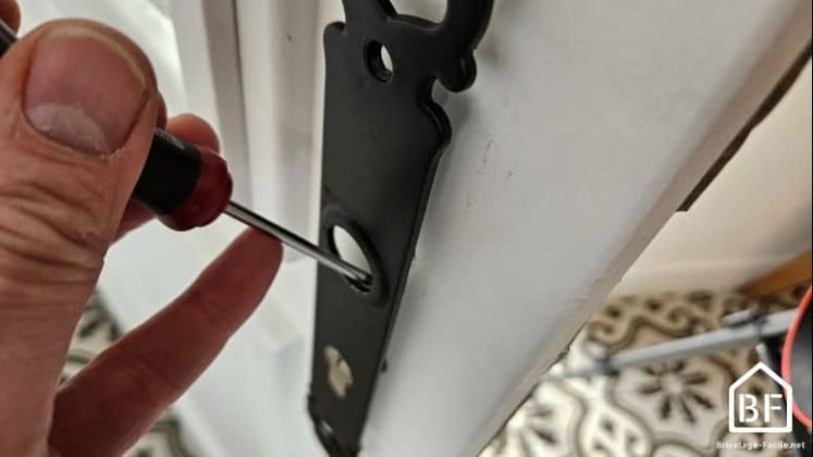 Changer Poignee Porte Entree