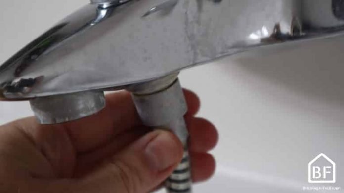 Comment Dévisser Un Flexible De Douche Entartré