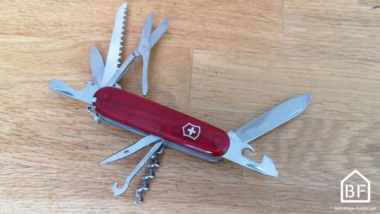 outils d'un couteau suisse