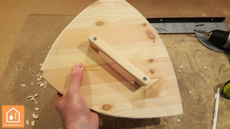 Fabriquer un bouclier en bois - bouclier en bois terminé