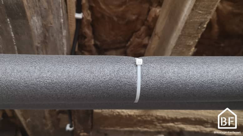 Comment isoler un tuyau d'eau extérieur - Bricolage Facile