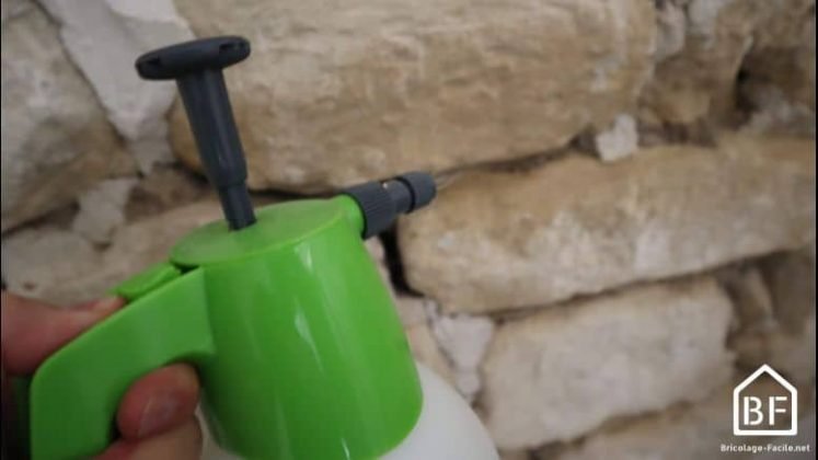 Comment refaire les joints d'un mur en pierre - Bricolage Facile