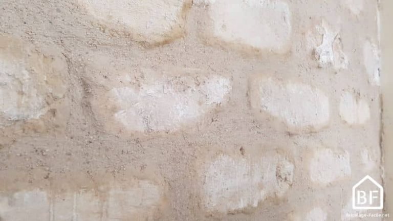 Comment refaire les joints d'un mur en pierre - Bricolage Facile