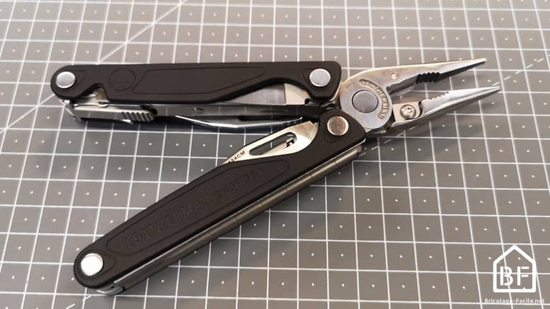 Pince multifonction LEATHERMAN Charge + Black