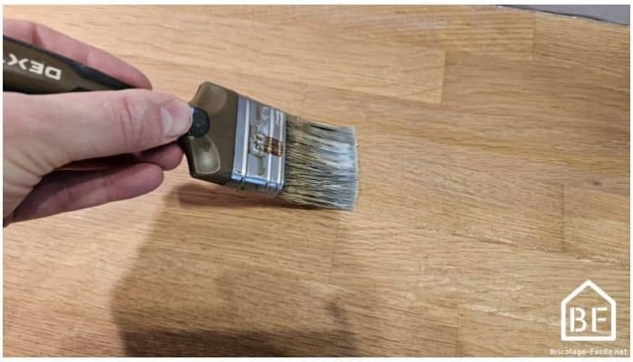 Comment protéger un plan de travail en bois - Bricolage Facile