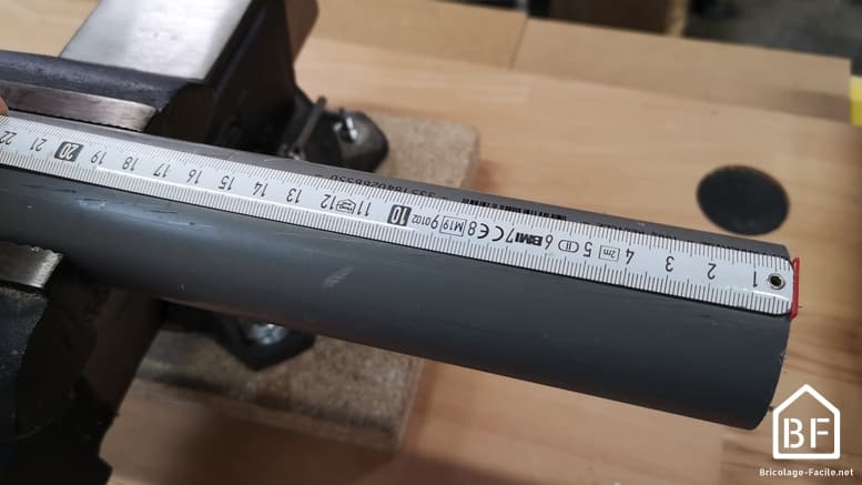 mesure d'un morceau de tube PVC