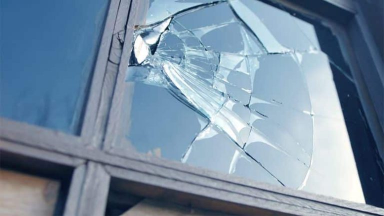 Changer Une Brique De Verre Cassée Comment changer une vitre cassée facilement... - Bricolage Facile